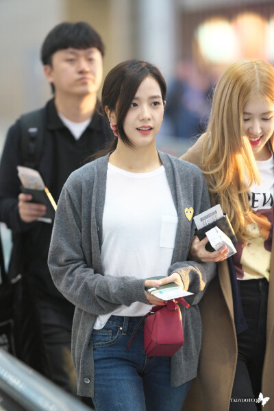 jisoo
注明TadyDotCom，不标别改‼️