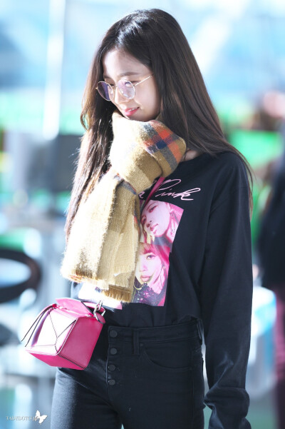 jisoo
注明TadyDotCom，不标别改‼️