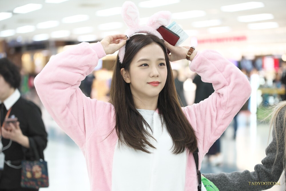 jisoo
注明TadyDotCom，不标别改‼️