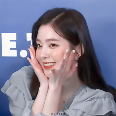 裴珠泫 Irene
cr.许辄