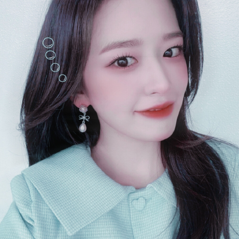 爱还是不够形容。