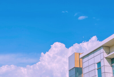 每朵云都余藏浪漫