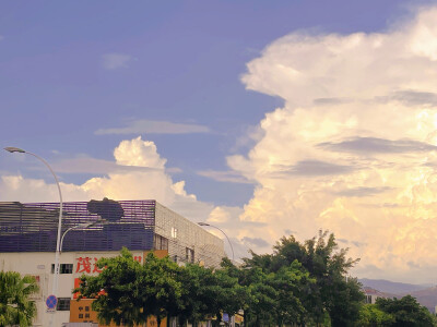 每朵云都余藏浪漫