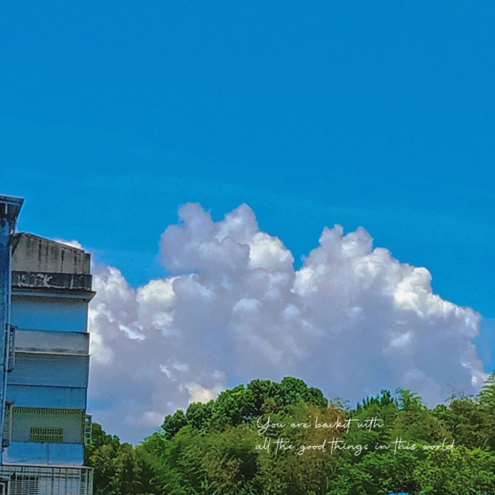 夏日 云朵 视屏封面 背景图
侵权删