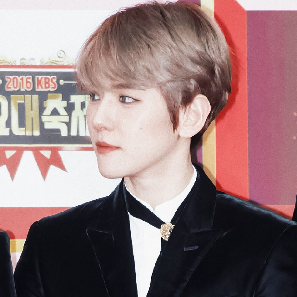 “你让我很不开心，许宛。”
“我不是来讨你欢心的。”
“行啊，有了吴世勋做靠山说话都有底气了。”