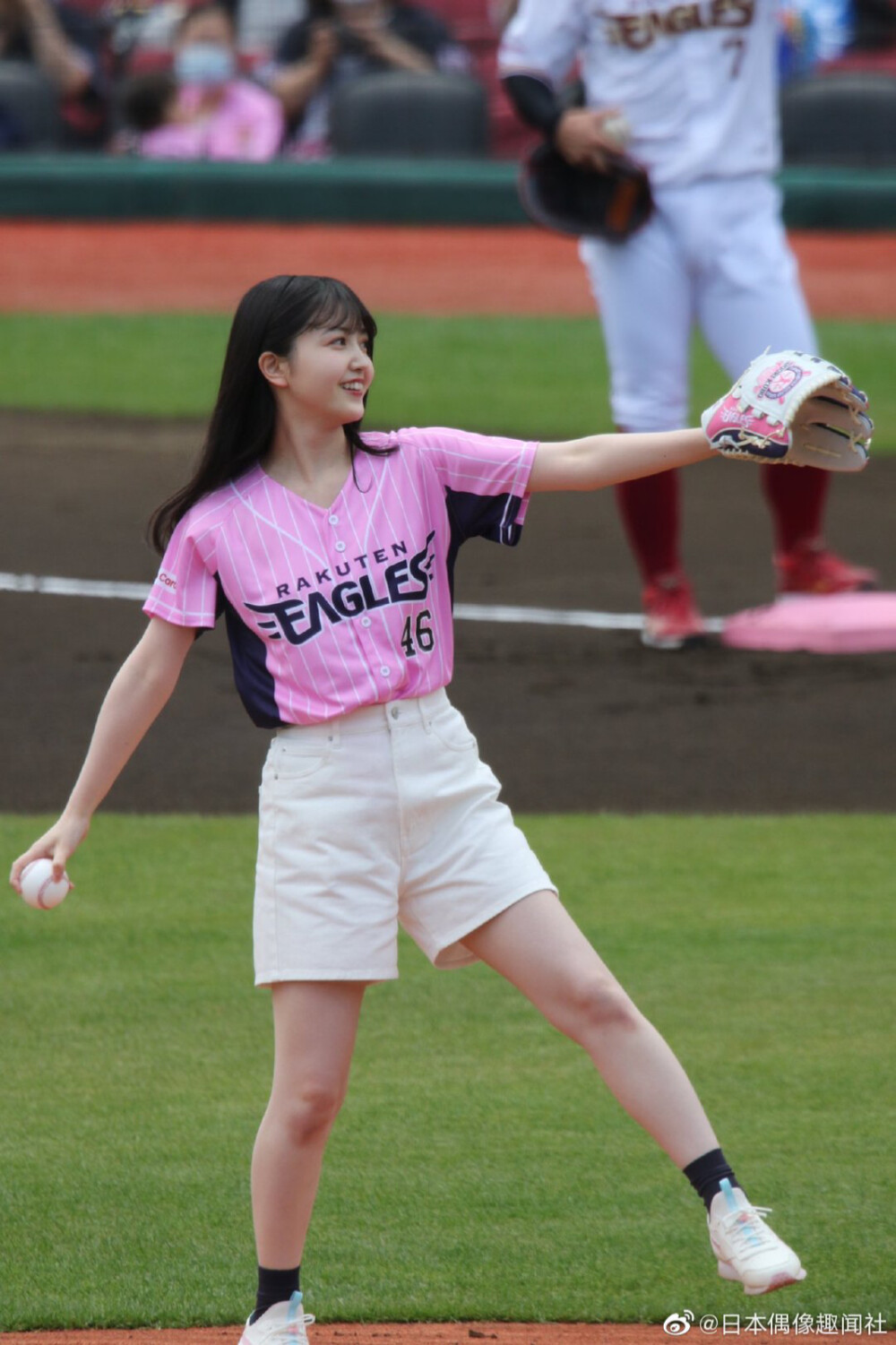 久保史绪里 棒球开球仪式
#乃木坂46# ​​​