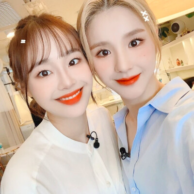 “过了这个红路灯 我就要拐弯了 ”
/
田姬振＆金智雨
/
原椿桔