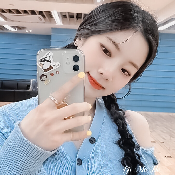 金多贤
“我要带你看海”
“等待夏天的到来.”
官图.已自调.二传请注明【一木禾】.