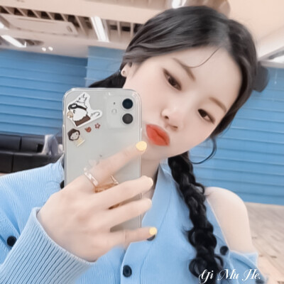 金多贤
“我要带你看海”
“等待夏天的到来.”
官图.已自调.二传请注明【一木禾】.