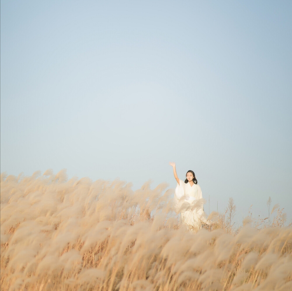 “ 人生当苦无妨，良人当归即好 ”
©️：春山青野
古风头像 Ι 套图 Ι 朋友圈背景图