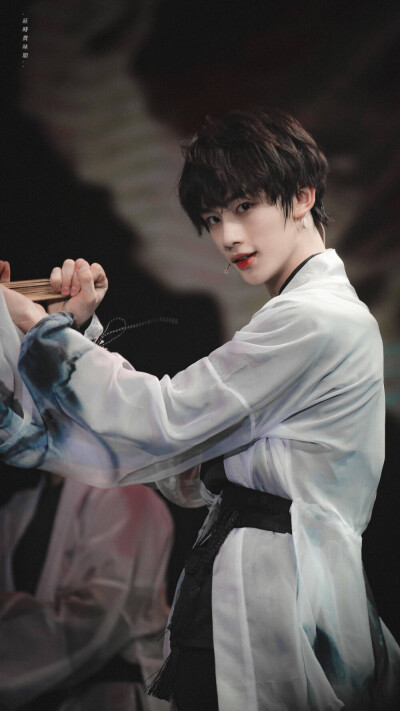 今天又是帅气的丁儿