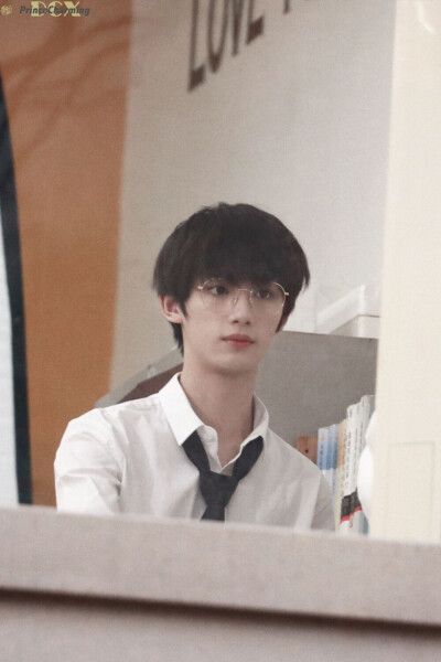 今天又是帅气的丁儿