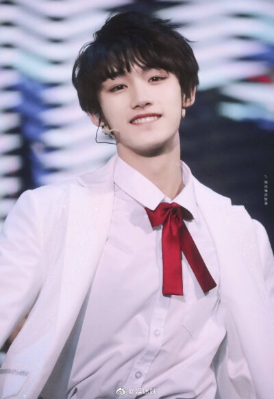 今天又是帅气的丁儿