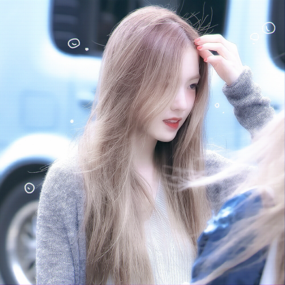 “海为什么是蓝色的？”
“因为小鱼在吐泡泡，blue，blue”
Irene
©kimtaey