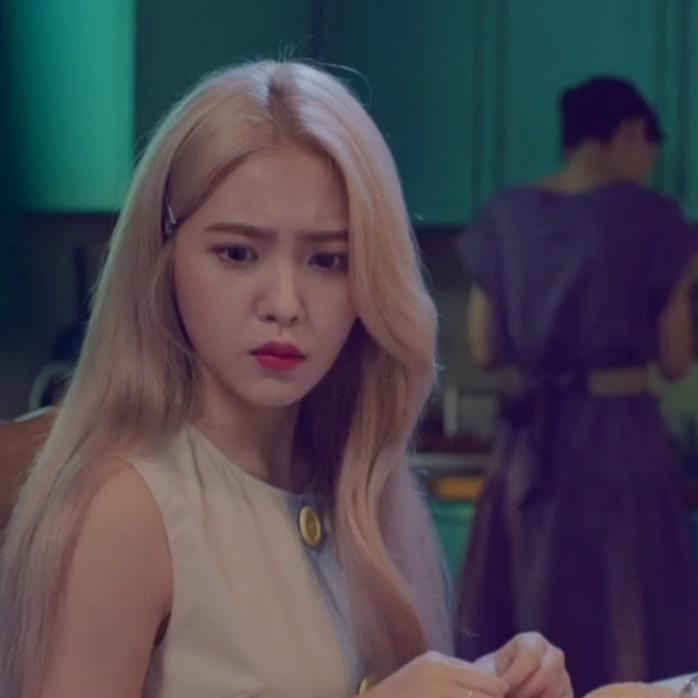 自截。金艺琳。