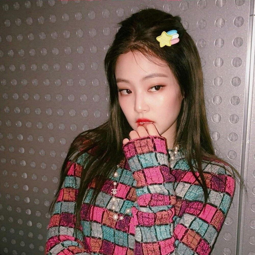 Jennie头像来咯～今天是最爱的Jennie啦，希望多多支持谢谢O(∩_∩)O