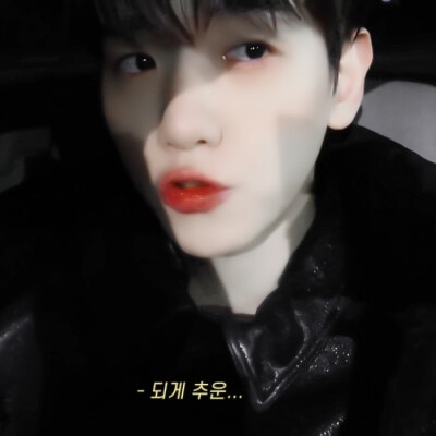 原傅苒
"是我们家可可爱爱的小狗勾啊。"