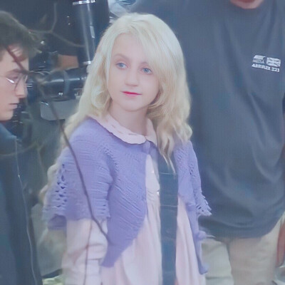 Luna Lovegood卢娜小仙女 头像
微博@呦呦子呀w