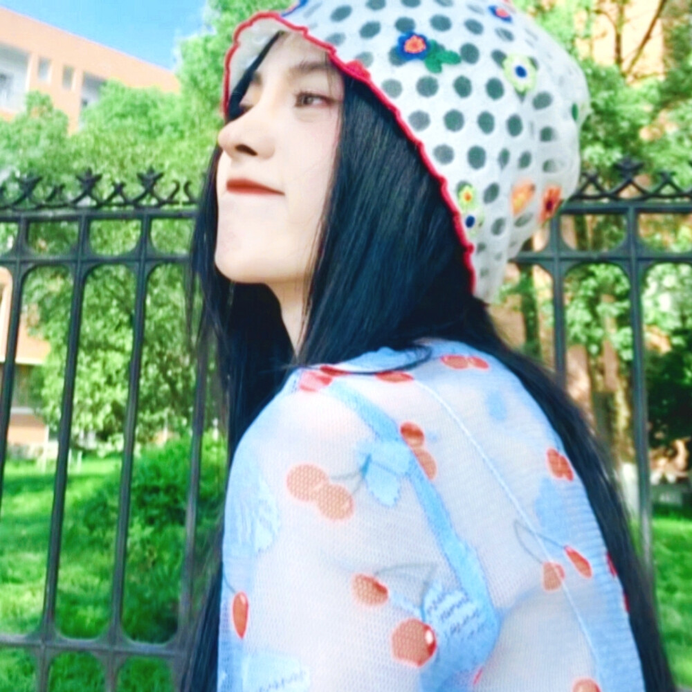 鞠婧祎
“愿我如星君如月，夜夜流光相皎洁。”
二传注明沈智秀