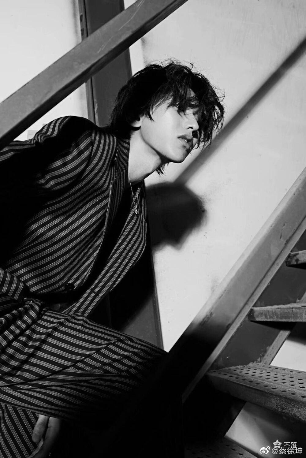 蔡徐坤2021巡演 蔡徐坤《迷》