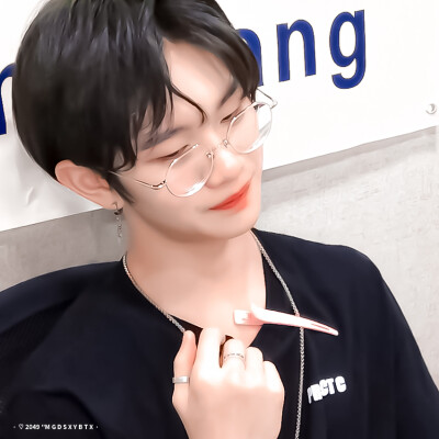 ✿ 黄文锦
▪️♣️