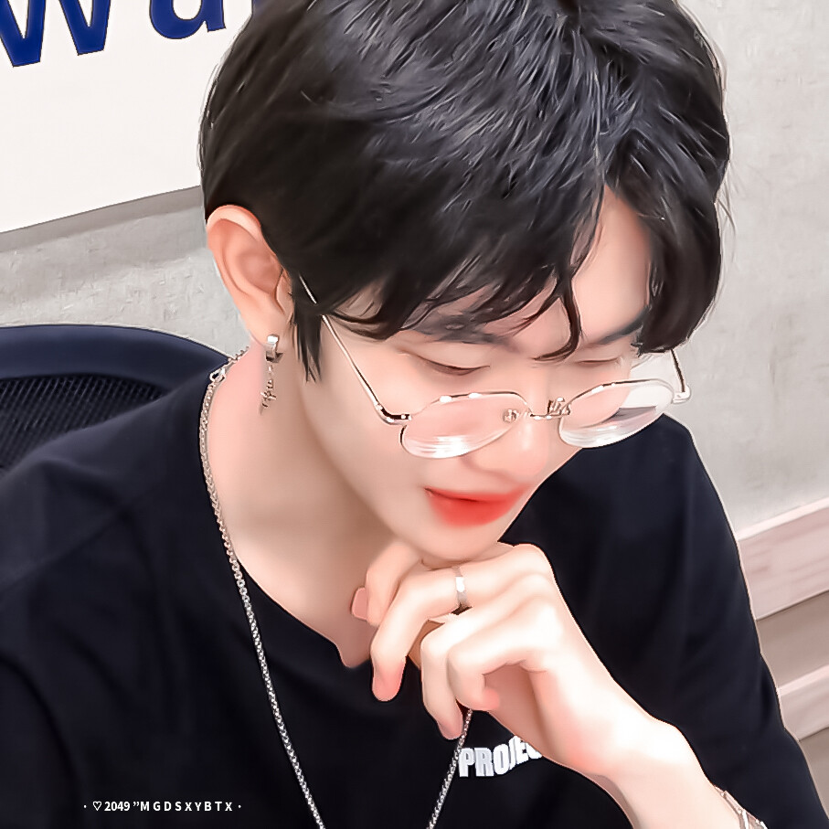 ✿ 黄文锦
▪️♣️