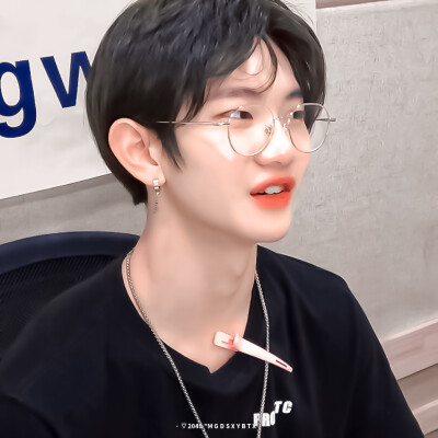 ✿ 黄文锦
▪️♣️
