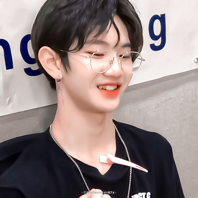 ✿ 黄文锦
▪️♣️