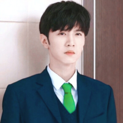 周斯越×丁羡
因为他说“彼方尚有荣光在”我们半事相逢 依旧少年如风 你好 我的露水同桌
二传注明沈智秀