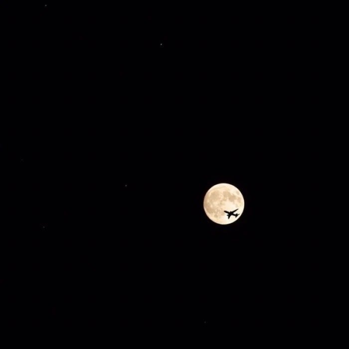 黑色背景图 | 所有的经历都是学习