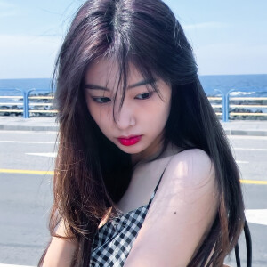 青春本来就是马不停蹄的相遇和错过




姜惠元  光北