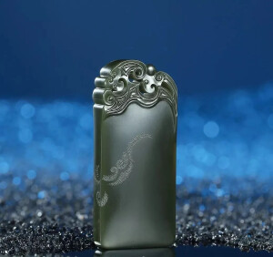 方寸之间，大美玉牌

