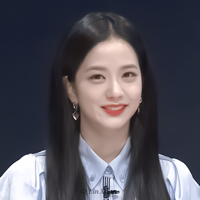 ·金智秀Jisoo
原夏风。