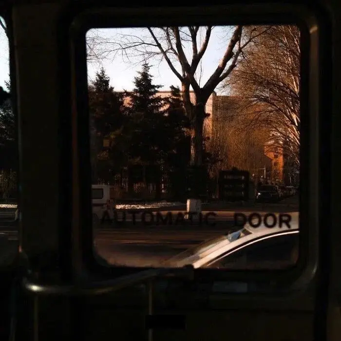 “又等來了一個秋天。”