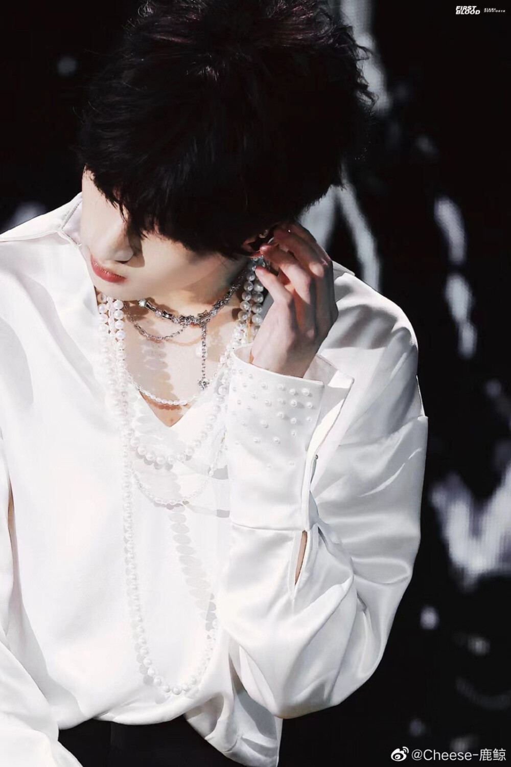 阿严生日快乐
藏不住就大火吧
你的人生本就该是轰轰烈烈的
等待着你的万人演唱会
希望小严可以健康的成长，不要受伤，照顾好自己，一定要按时吃饭，你说过这是你选的路，不管多难你都觉得值得，那么我想说你想做什么就去做吧，我相信你支持你，认识你不早不晚，不论你是展逸文还是严浩翔你都是那个值得被认真对待的男孩！加油