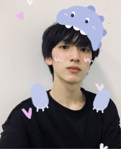 浩翔，17岁生日快乐啊！！！要好好长大，抛开闲言碎语，相信自己，你值得！！！