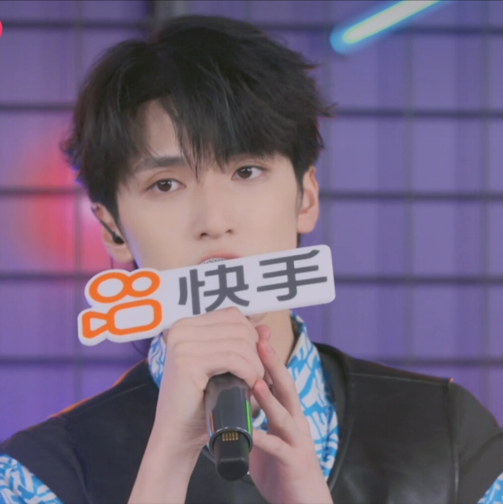 严浩翔可二改 改标温茶orID。
尾号6208yyds。