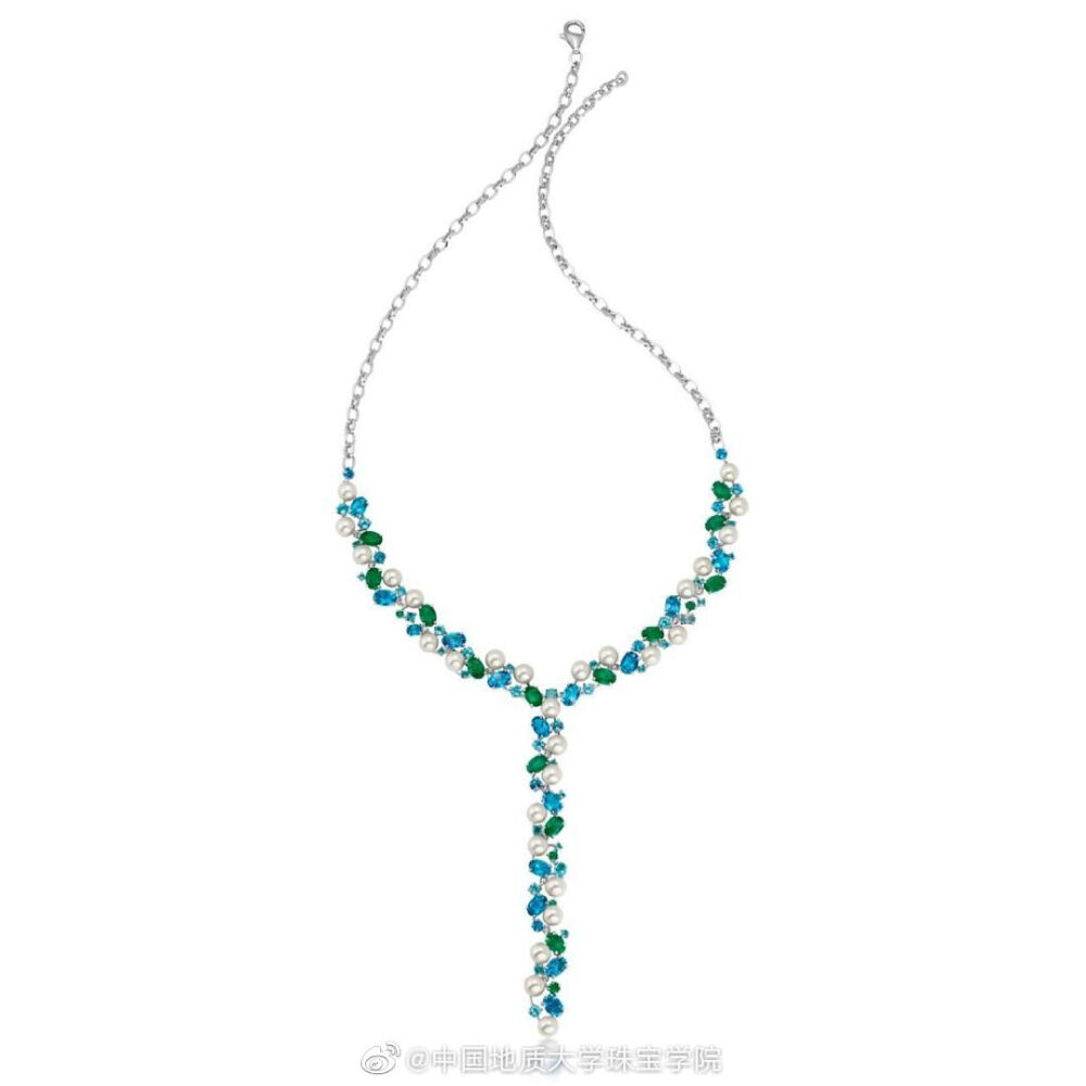 来自巴西的珠宝设计师 Graziela Kaufman的Perola系列作品。
这一系列以珍珠为主要元素，设计师将其与彩色宝石的结合，用流畅简洁的造型使首饰体现优雅感的同时兼具时尚和现代感。 ​