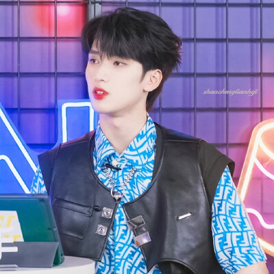 严浩翔｜我因为我热爱的东西而感到快乐 那就足够了 即使可能因为热爱会难受 那也没关系