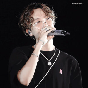 我要你爱我,无条件,无原则,无底线的爱我。

郑号锡Hopesmiling