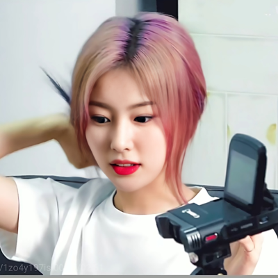 姜惠元 金珉周 宫脇咲良 安宥真 裴珠泫
已修复 微调 可二改