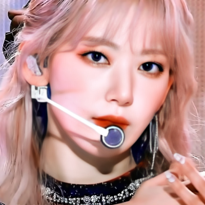 姜惠元 金珉周 宫脇咲良 安宥真 裴珠泫
已修复 微调 可二改