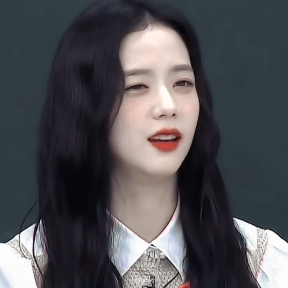 〇／jisoo*゜
“丁达尔效应出现的时候 光就有了形状.”
▹ ‖©.江纪然‖