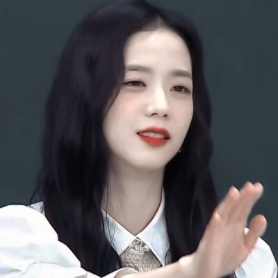 〇／jisoo*゜
“丁达尔效应出现的时候 光就有了形状.”
▹ ‖©.江纪然‖