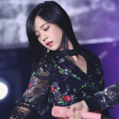 Jisoo金智秀
标Blackline_kr