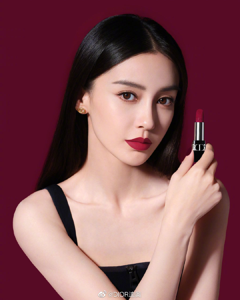 【侵权删】这里是Angelababy（杨颖）的美图啦~可甜可盐可飒你值得拥有哦！
我在豆蔻年华遇见你，想要陪你好多好多年。（图源很广，带水印，只是个人集baby美图）