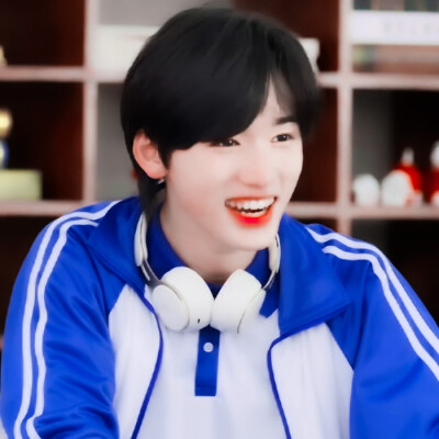 宋亚轩 原截藏在白云里