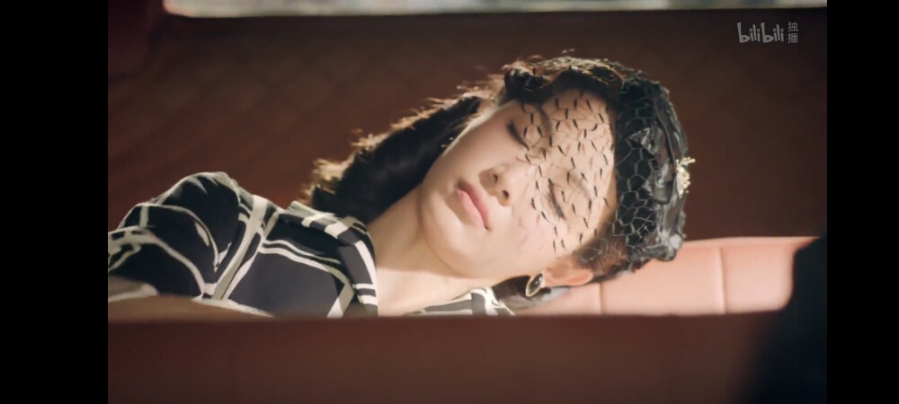 《双镜》壁纸 孙伊涵&张楠
严微×许幼怡
自截 二转注明：@江叶朝