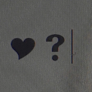         Je ne regarderai ni l'or du soir qui tombe,

　    Ni les voiles au loin descendant vers Harfleur,

　　Et quand j'arriverai, je mettrai sur ta tombe

　　 Un bouquet de houx vert et de bruyère en fleur.