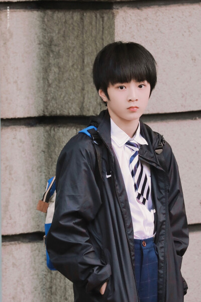 “要成为更厉害的大人和更可爱的小朋友。”
@时代少年团-刘耀文
文案/图源vb：@百無禁忌丨刘耀文